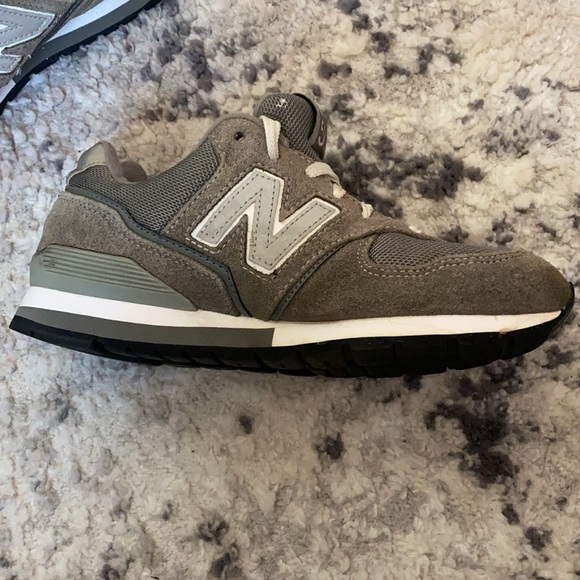 Women’s new balance 595 tennis shoes in excellent condition!!! Size 7.5 - Picture 12 of 12